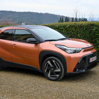 Toyota aygo X HEV - za volanom
