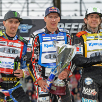 _SGP1603_Holder_Janowski_Woffinden_5915_ES.jpg
