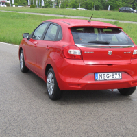 suzuki baleno zadaj.jpg