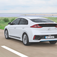 Hyundai IONIQ Hybrid (18).jpg