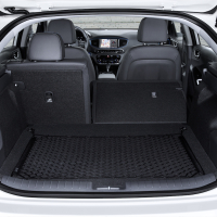 Hyundai IONIQ Hybrid (3).jpg