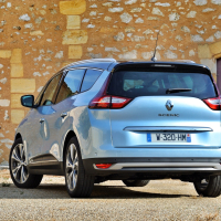 renault scenic 9.jpg