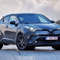 Toyota ch-r 2.jpg