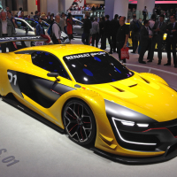 05 - renault RS01.jpg