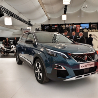 peugeot 5008 1.jpg