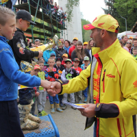 MX_DP2_Gajser__nagrade_najmlajsim_fotoPeterKavcic.jpg