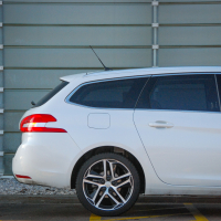 Peugeot_308_SW_resize (8 of 12).jpg