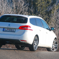Peugeot_308_SW_resize (3 of 12).jpg