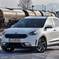 Kia niro (13 of 14).jpg