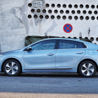 Hyundai ioniq electric (8 of 17).jpg