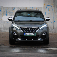 Peugeto 5008 (7 of 9).jpg