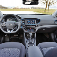 Hyundai_ioniq_plugin (14 of 17).jpg