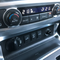 Mercedes-benz X 250 d 4matic in toyota hilux 2.4 D-4D invincible 50 (54 of 58).jpg