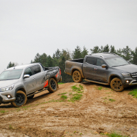 Mercedes-benz X 250 d 4matic in toyota hilux 2.4 D-4D invincible 50 (37 of 58).jpg