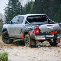 Mercedes-benz X 250 d 4matic in toyota hilux 2.4 D-4D invincible 50 (35 of 58).jpg
