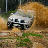 Mercedes-benz X 250 d 4matic in toyota hilux 2.4 D-4D invincible 50 (31 of 58).jpg