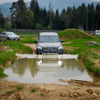 Mercedes-benz X 250 d 4matic in toyota hilux 2.4 D-4D invincible 50 (26 of 58).jpg