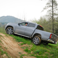 Mercedes-benz X 250 d 4matic in toyota hilux 2.4 D-4D invincible 50 (17 of 58).jpg