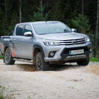 Mercedes-benz X 250 d 4matic in toyota hilux 2.4 D-4D invincible 50 (10 of 58).jpg