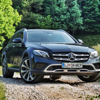 Mercedes E 220 d 4-matic all-terrain in opel insignia 2.0 CDTI biturbo 4x4 country tourer (21 of 25).jpg