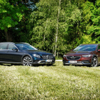 Mercedes E 220 d 4-matic all-terrain in opel insignia 2.0 CDTI biturbo 4x4 country tourer (12 of 25).jpg