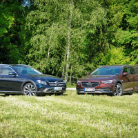 Mercedes E 220 d 4-matic all-terrain in opel insignia 2.0 CDTI biturbo 4x4 country tourer (10 of 25).jpg
