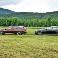 Mercedes E 220 d 4-matic all-terrain in opel insignia 2.0 CDTI biturbo 4x4 country tourer (6 of 25).jpg
