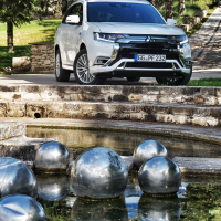 mitsubishi outlander PHEV (14 of 15).jpg