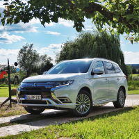mitsubishi outlander PHEV (12 of 15).jpg