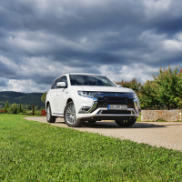 mitsubishi outlander PHEV (10 of 15).jpg