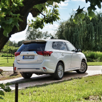 mitsubishi outlander PHEV (7 of 15).jpg