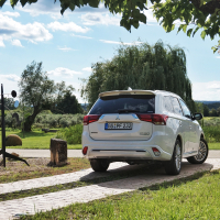 mitsubishi outlander PHEV (6 of 15).jpg