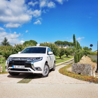 mitsubishi outlander PHEV (5 of 15).jpg