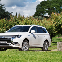 mitsubishi outlander PHEV (3 of 15).jpg