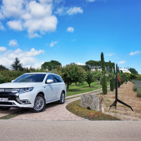 mitsubishi outlander PHEV (2 of 15).jpg