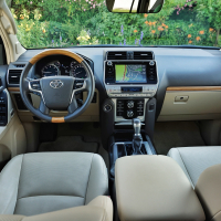 Toyota_landcruiser (15 of 23).jpg