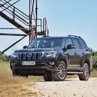 Toyota_landcruiser (1 of 23).jpg