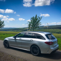 Mercedes-benz C za volanom (32 of 34).jpg