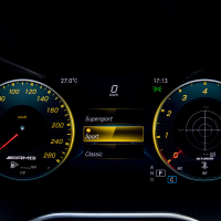 Mercedes-benz C za volanom (14 of 34).jpg