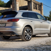 Volkswagen_touareg_V6_TDI (29 of 29).jpg