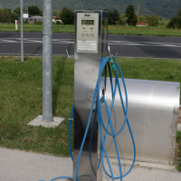 Tlak v pnematikah polnilne postaje (14 of 19).jpg