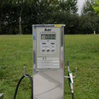 Tlak v pnematikah polnilne postaje (6 of 19).jpg
