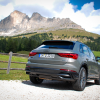 Audi_Q3_16.jpg