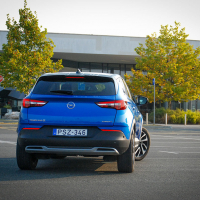 Opel grandland X 20d ultimate (3 of 6).jpg