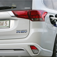 Mitsubishi_outlander_PHEV_AMZS (8 of 25).jpg
