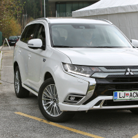 Mitsubishi_outlander_PHEV_AMZS (5 of 25).jpg