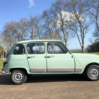 Renault_120_let (24 of 49).jpg