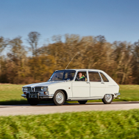 Renault_120_let (23 of 49).jpg