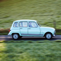 Renault_120_let (21 of 49).jpg