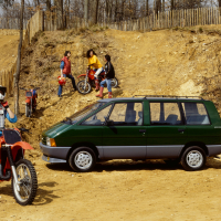 Renault_120_let (15 of 49).jpg